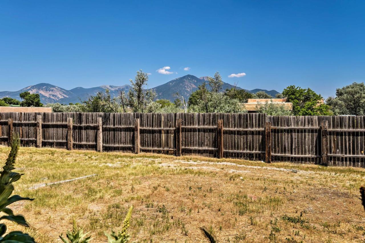 Chic Studio With Grill - 25 Mins To Taos Ski Valley! El Padro Exterior foto