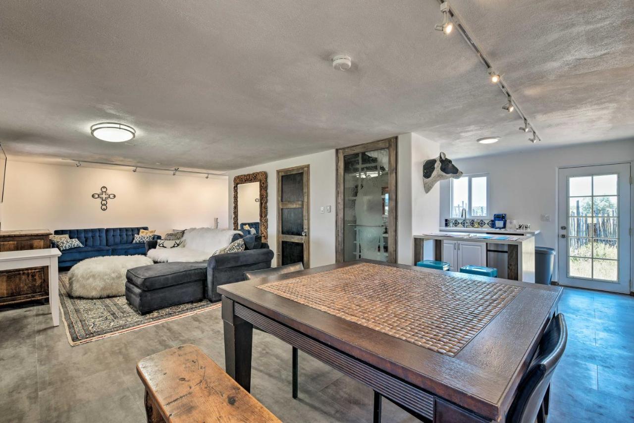 Chic Studio With Grill - 25 Mins To Taos Ski Valley! El Padro Exterior foto