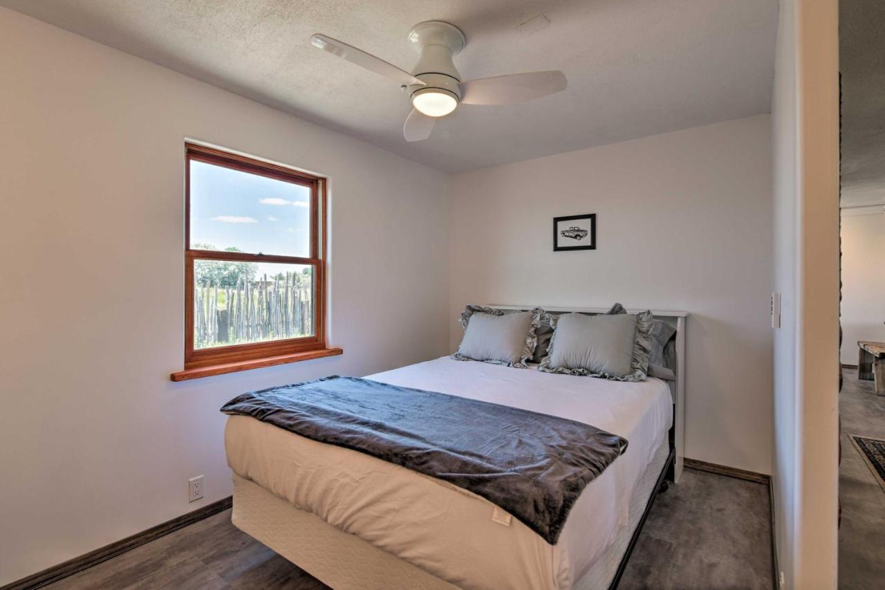 Chic Studio With Grill - 25 Mins To Taos Ski Valley! El Padro Exterior foto