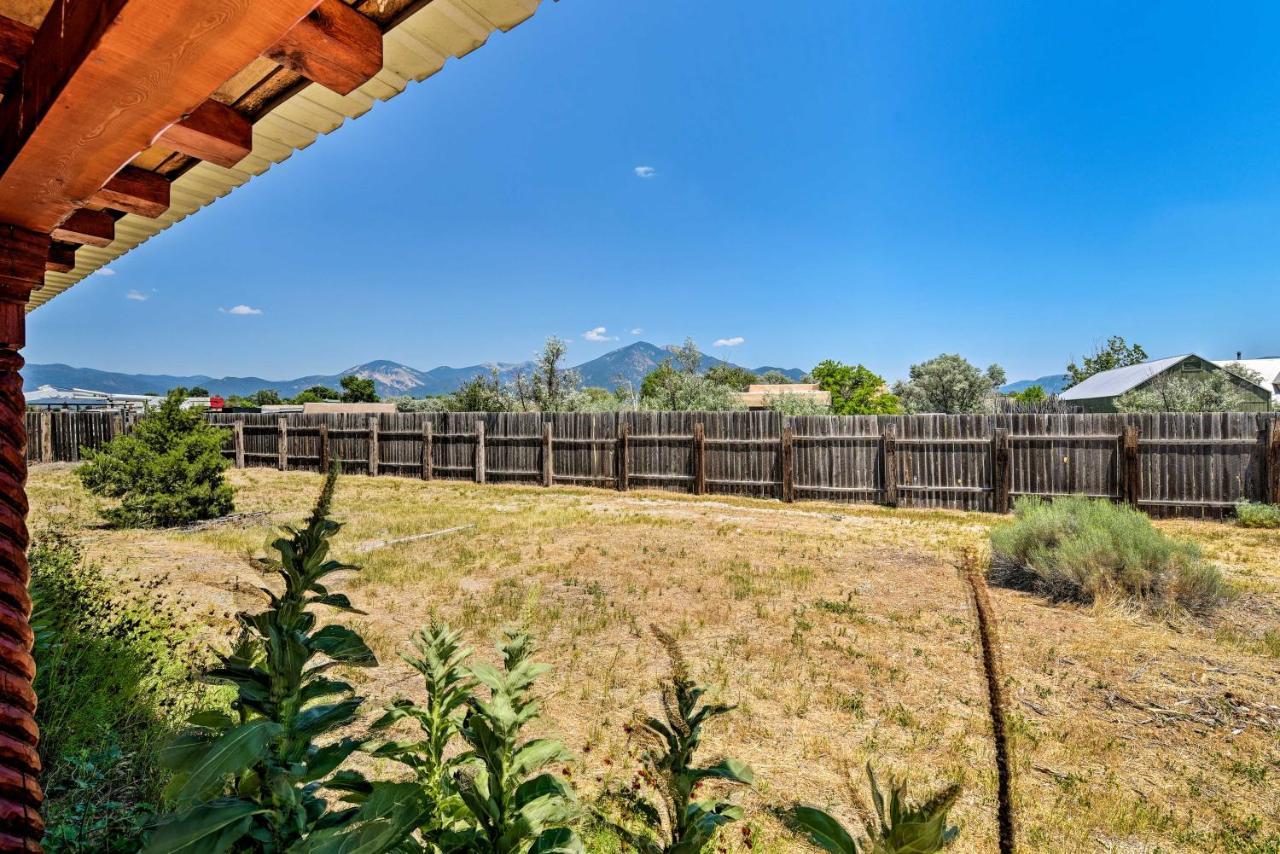 Chic Studio With Grill - 25 Mins To Taos Ski Valley! El Padro Exterior foto